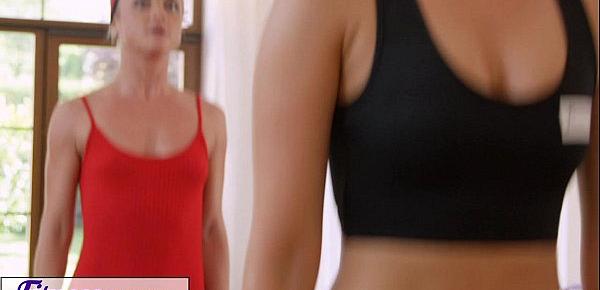  FitnessRooms Sweaty cleavage in a room full of yoga babes